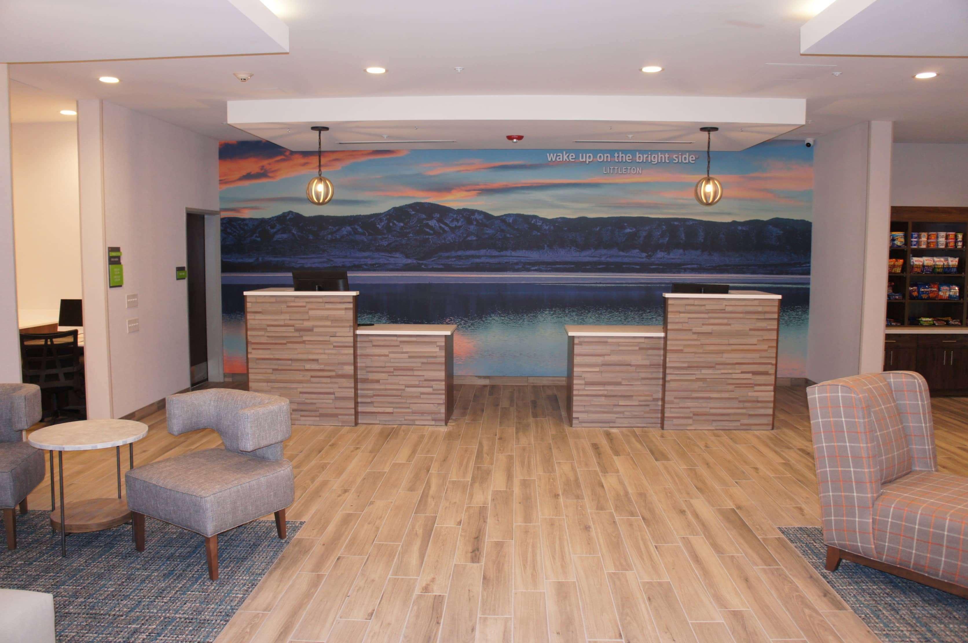 La Quinta Inn & Suites By Wyndham Littleton-Red Rocks Exterior photo